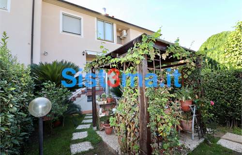 Таунхаус в Продажа в Capannori