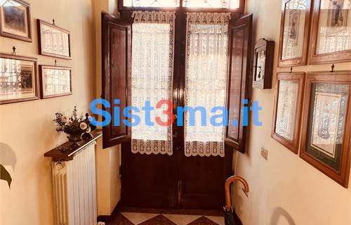 Часть дома в Продажа в Lucca