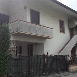 Town House в продажа для Lucca