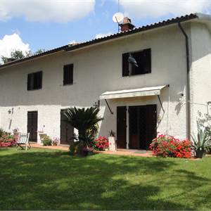 Villa In Vendita a Monsummano Terme