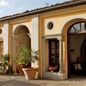 Villa for Sale in Fosciandora