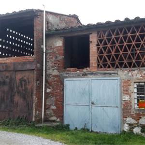 Warehouse for Sale in Lucca