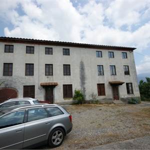 Casa singola In Vendita a Lucca