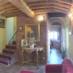 Semi Detached House for Sale in Capannori