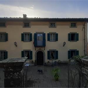 Villa In Vendita a Castiglione di Garfagnana