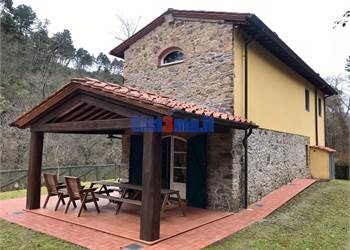Rustico/Landhaus zu Verkauf in Camaiore