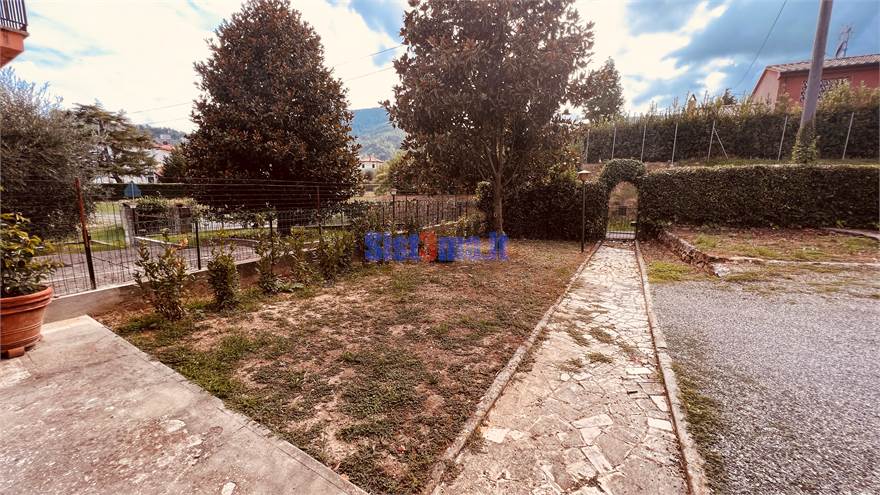 Giardinetto fronte casa 
