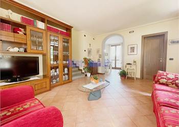 Terraced house for Sale in Lucca