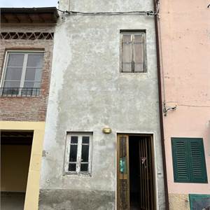 Porzione di Casa In Vendita a Lucca