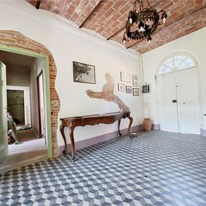 Palazzo / Palazzin for Sale in Lucca