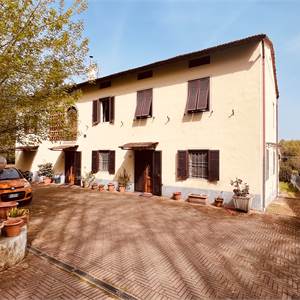 Rustico / Landhaus zu Verkauf in Lucca