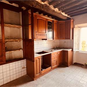 Semi Detached House в продажа для Lucca