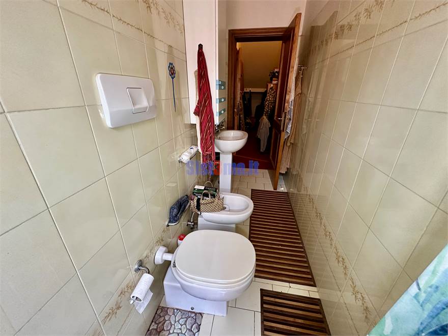Bagno al piano terra con doccia