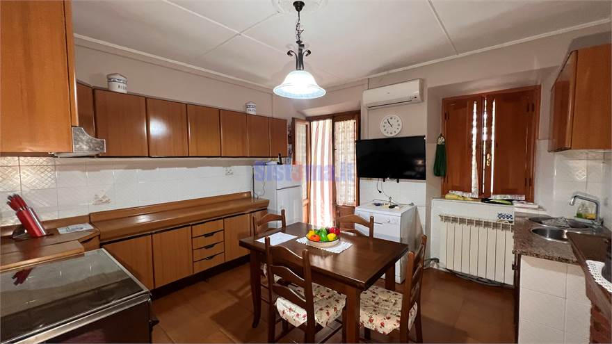 Cucina con accesso al giardino