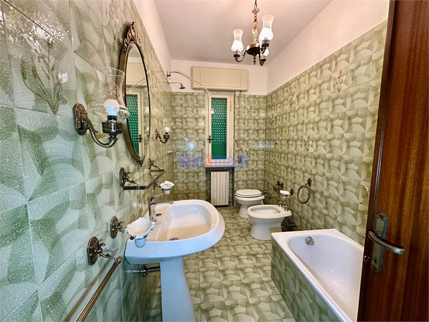 Bagno con vasca al primo piano