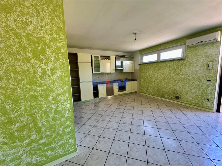 Ingresso in soggiorno con cucina