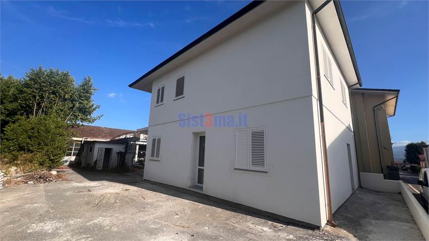 Villetta con due appartamenti