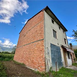 Casa singola In Vendita a Capannori