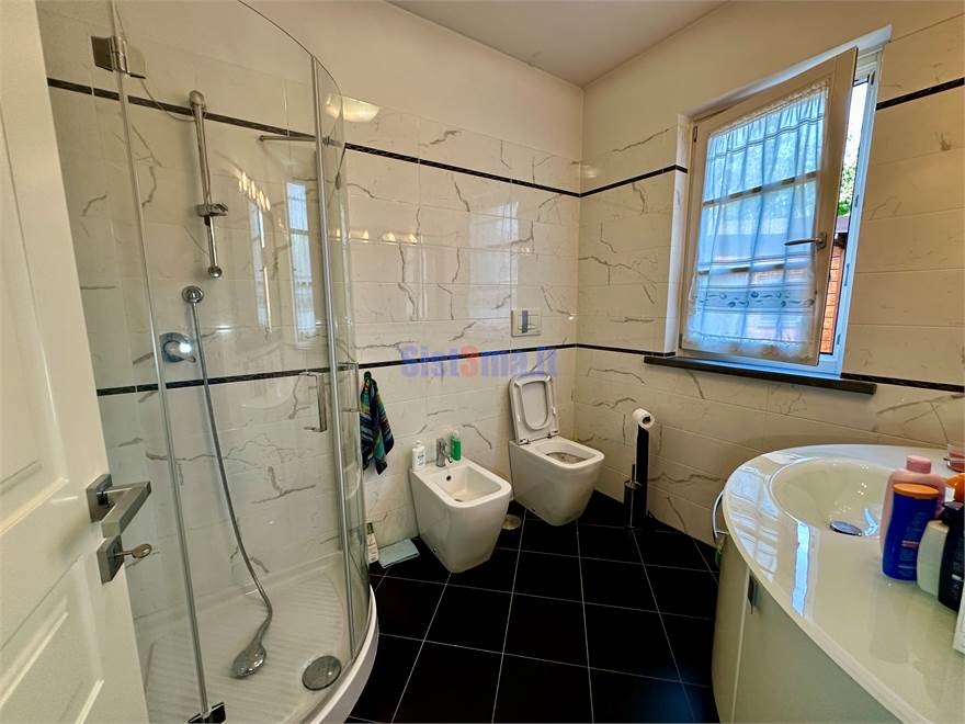 Bagno con doccia