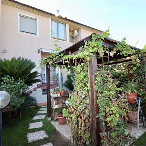 Villa mitoyenne Dans Vente à Capannori
