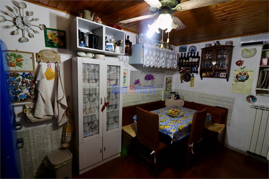 Garage / Taverna
