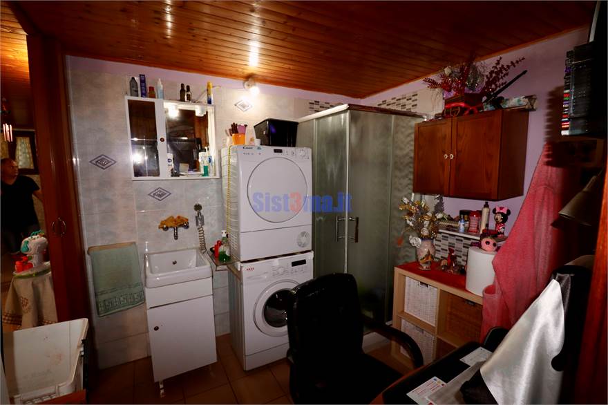 Garage / Taverna
