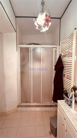 Bagno con doccia