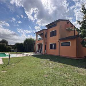 Villa In Vendita a Capannori