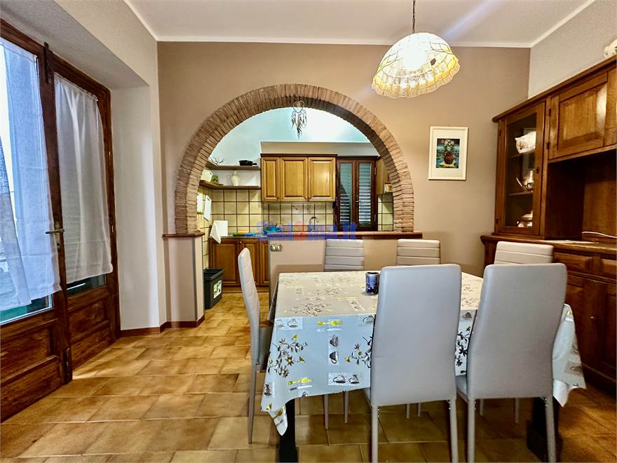 Tinello con caminetto