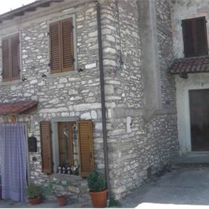 Semi Detached House for Sale in Vagli Sotto