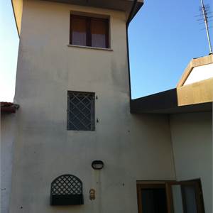 Porzione di Casa In Vendita a Montecatini Terme