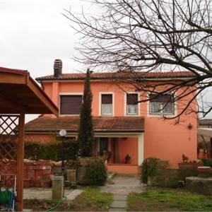 Villa for Sale in Porcari